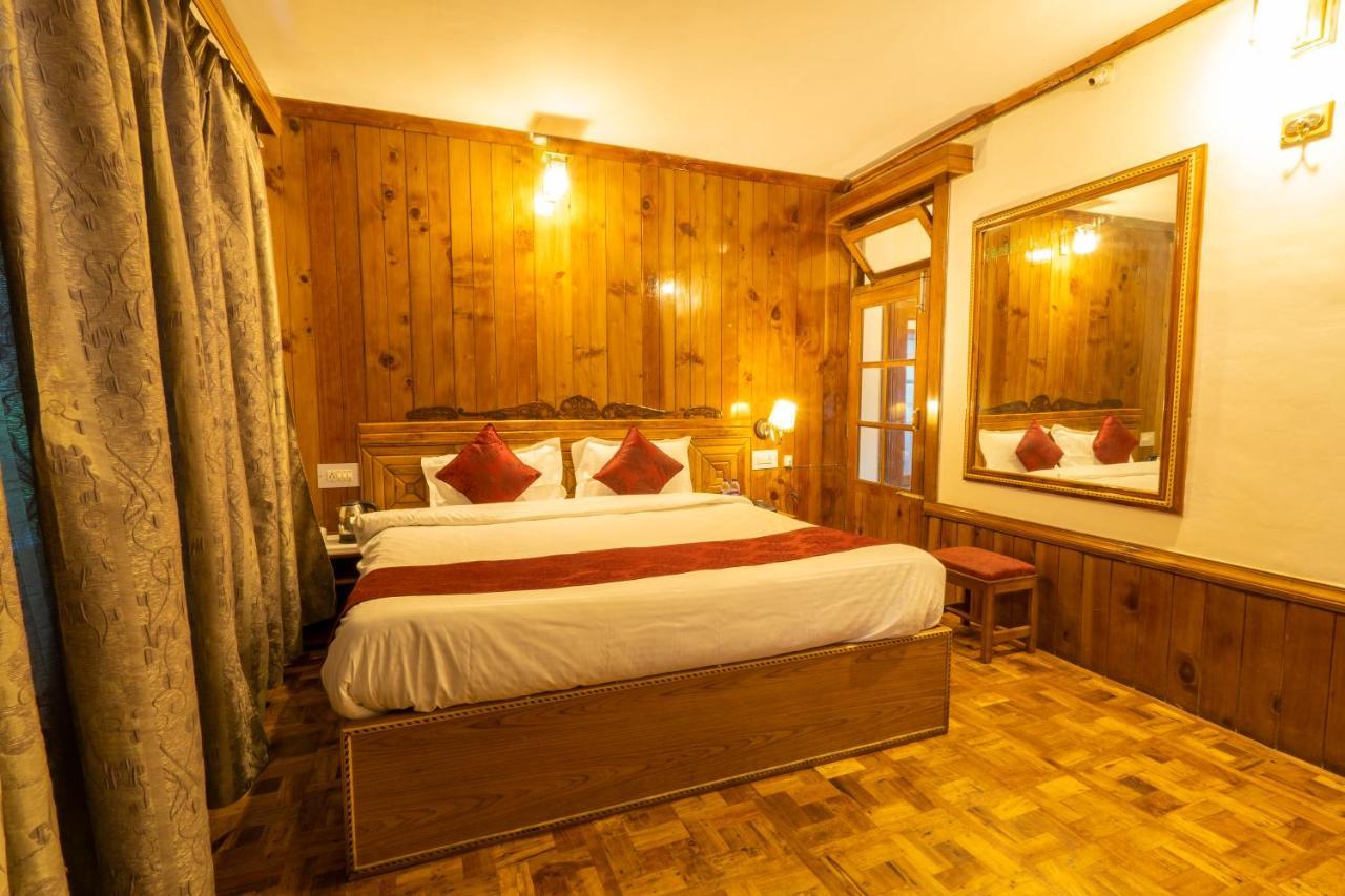 Holiday Home International -Vivaan Stays Манали Экстерьер фото