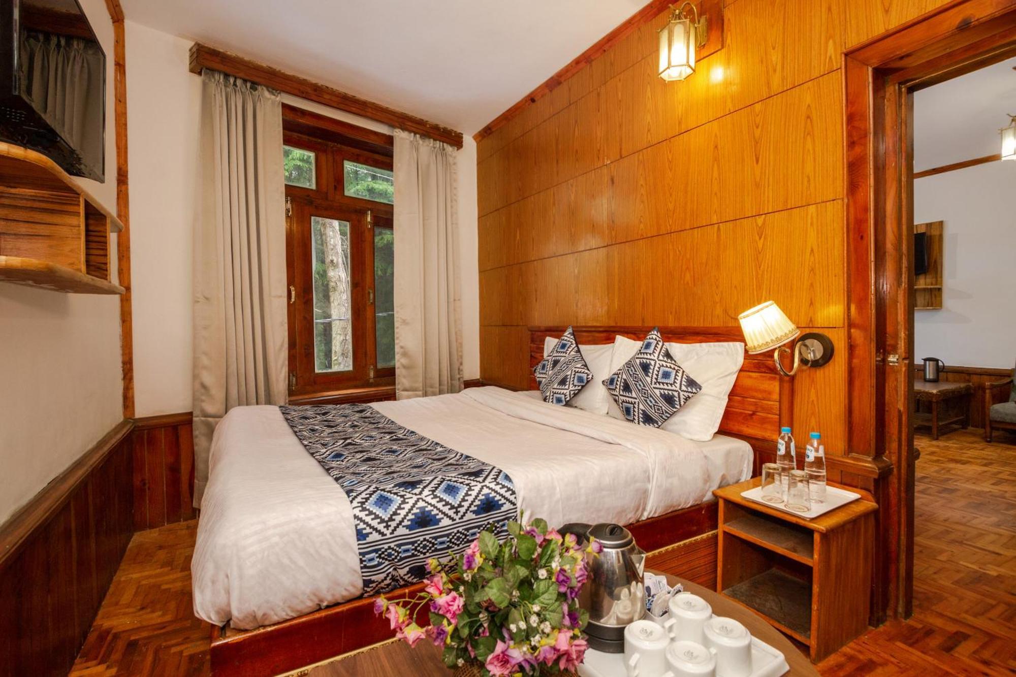 Holiday Home International -Vivaan Stays Манали Экстерьер фото